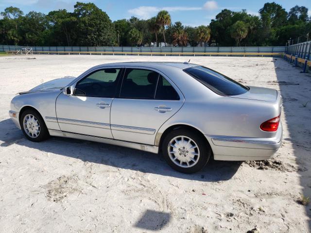 Photo 2 from auction – 2001 MERCEDES-BENZ E 320 4MAT with VIN WDBJF82J81X047632
