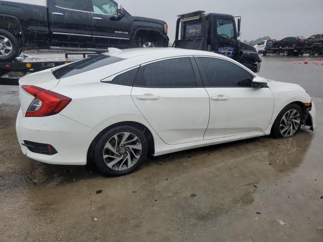 Photo 3 from auction – 2018 HONDA CIVIC EX with VIN 19XFC2F70JE030559