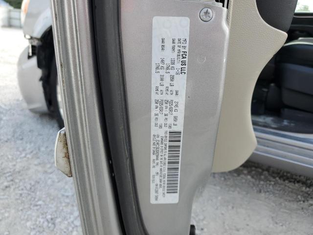 Photo 14 from auction – 2016 CHRYSLER TOWN & COU with VIN 2C4RC1BG3GR294444