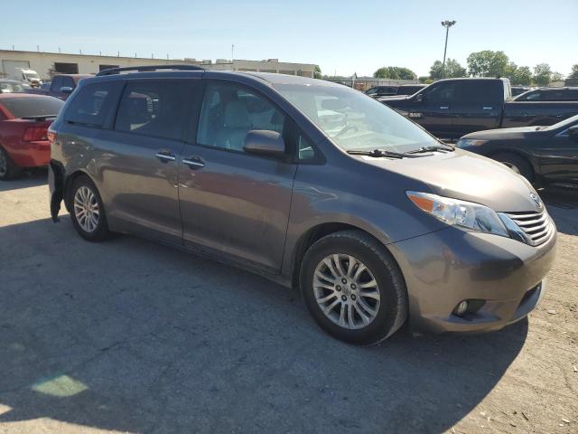 Photo 4 from auction – 2016 TOYOTA SIENNA XLE with VIN 5TDYK3DC2GS733239
