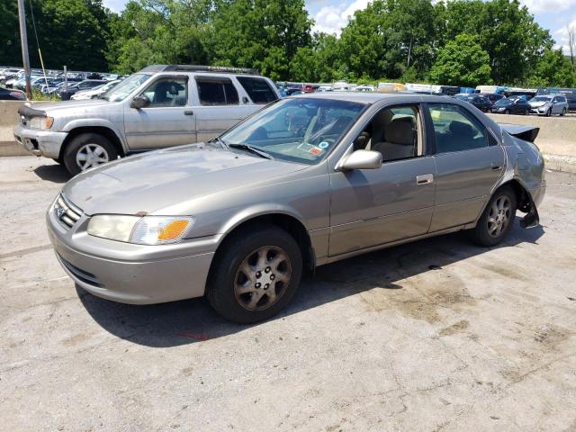 TOYOTA CAMRY LE 2000 with VIN 4T1BF28K2YU112341 - Photo from auction