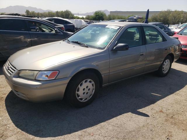 TOYOTA CAMRY LE 1999 with VIN JT2BG22K2X0338064 - Photo from auction