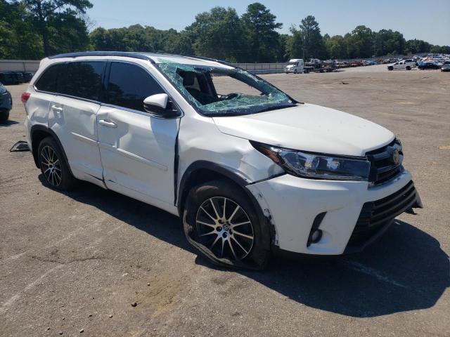 Photo 4 from auction – 2018 TOYOTA HIGHLANDER with VIN 5TDJZRFH6JS553309