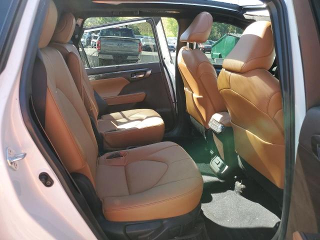 Photo 11 from auction – 2022 TOYOTA HIGHLANDER with VIN 5TDEBRCH2NS073462