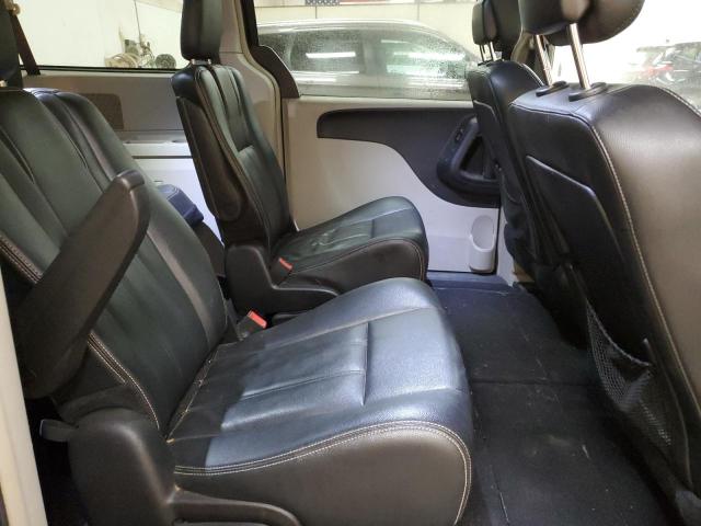 Photo 11 from auction – 2016 CHRYSLER TOWN & COU with VIN 2C4RC1BG4GR141703
