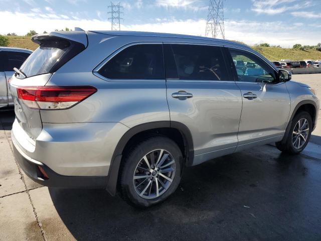 Photo 3 from auction – 2017 TOYOTA HIGHLANDER with VIN 5TDJZRFH5HS361678