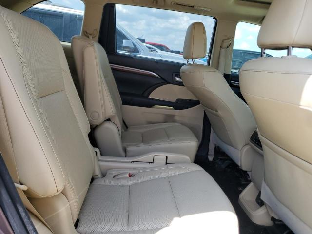 Photo 11 from auction – 2018 TOYOTA HIGHLANDER with VIN 5TDDZRFH5JS486523