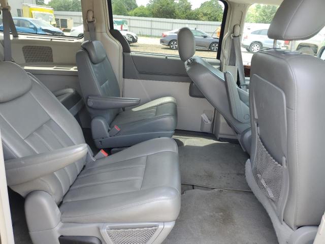 Photo 11 from auction – 2010 CHRYSLER TOWN & COU with VIN 2A4RR5D11AR206670