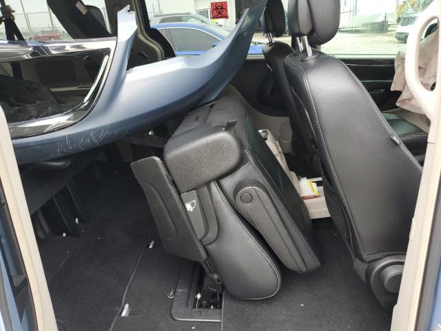 Photo 11 from auction – 2013 CHRYSLER TOWN & COU with VIN 2C4RC1BG8DR557989