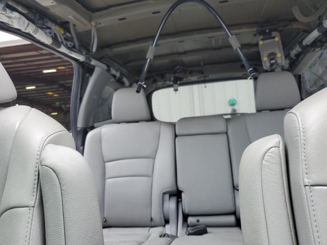 Photo 10 from auction – 2017 HONDA PILOT TOUR with VIN 5FNYF5H90HB045261