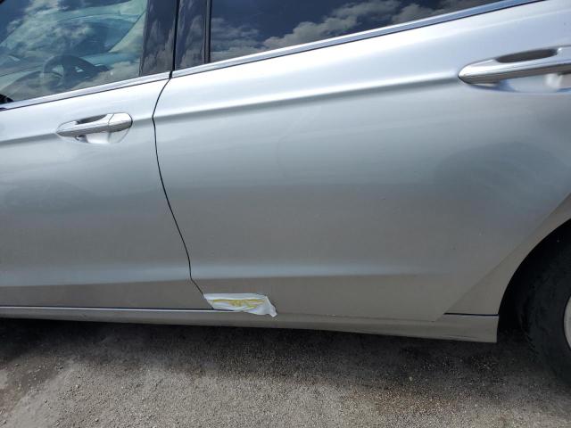 Photo 12 from auction – 2019 FORD FUSION SE with VIN 3FA6P0LU7KR205411
