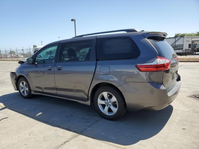 Photo 2 from auction – 2018 TOYOTA SIENNA LE with VIN 5TDKZ3DC6JS917950