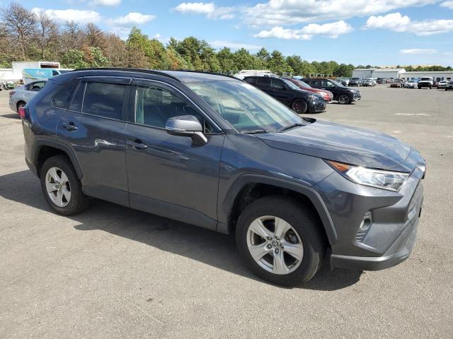 Photo 4 from auction – 2021 TOYOTA RAV4 XLE with VIN JTMP1RFV8MD076227
