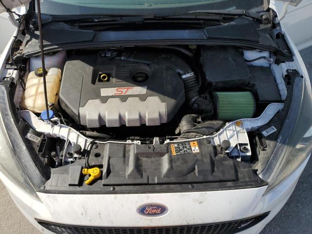Photo 11 from auction – 2017 FORD FOCUS ST with VIN 1FADP3L97HL256130