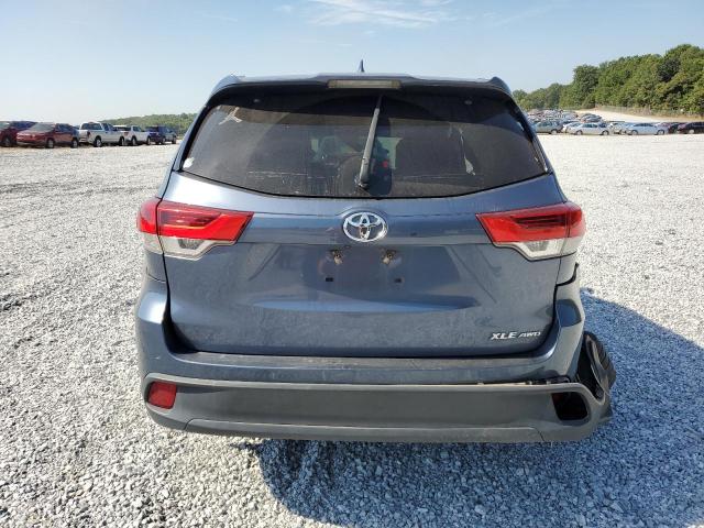 Photo 6 from auction – 2018 TOYOTA HIGHLANDER with VIN 5TDJZRFH7JS819825