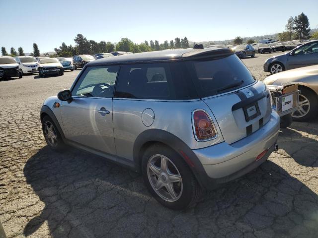 Photo 2 from auction – 2007 MINI COOPER with VIN WMWMF33507TT51196
