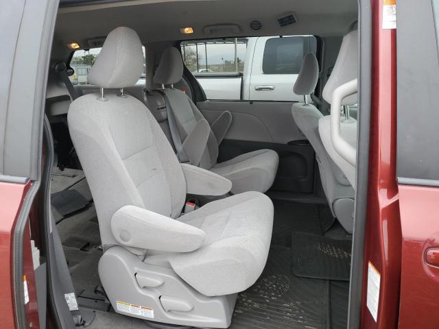 Photo 11 from auction – 2018 TOYOTA SIENNA LE with VIN 5TDKZ3DC0JS923145
