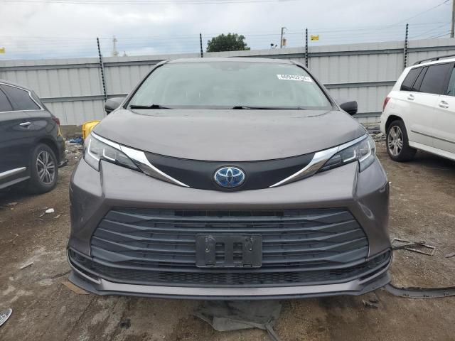 Photo 5 from auction – 2021 TOYOTA SIENNA LE with VIN 5TDKSKFC5MS019274