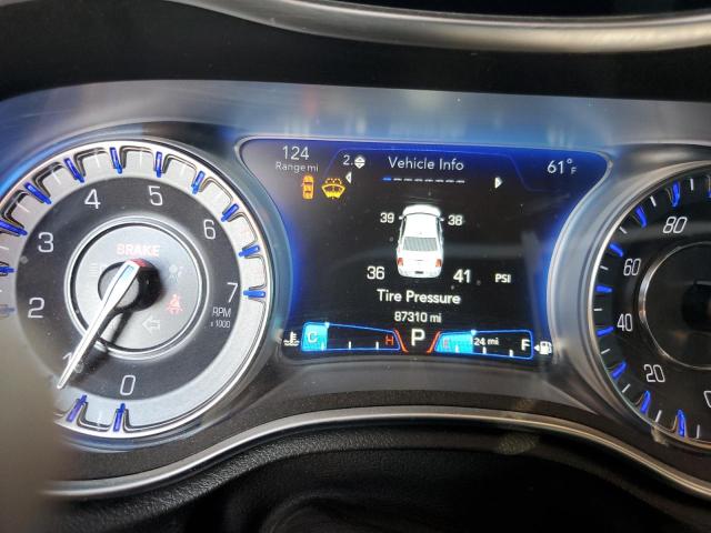 Photo 9 from auction – 2018 CHRYSLER 300 LIMITE with VIN 2C3CCAKG9JH280071