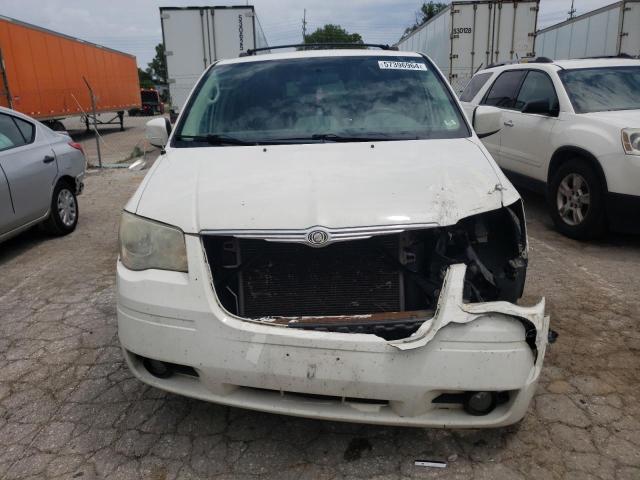 Photo 5 from auction – 2010 CHRYSLER TOWN & COU with VIN 2A4RR5D18AR166314
