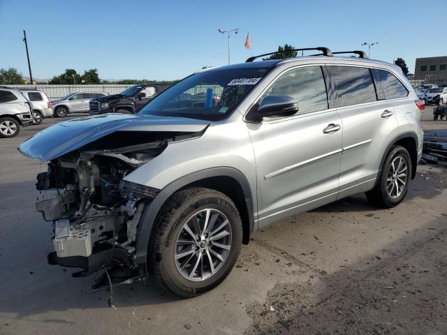 TOYOTA HIGHLANDER 2017 with VIN 5TDJZRFH5HS403573 - Photo from auction