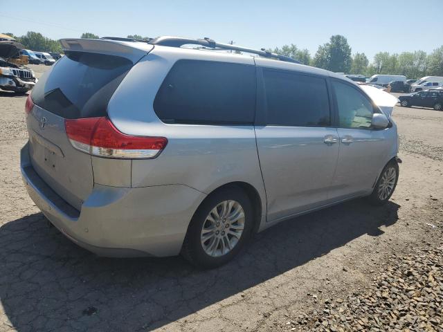 Photo 3 from auction – 2012 TOYOTA SIENNA XLE with VIN 5TDYK3DC0CS191620