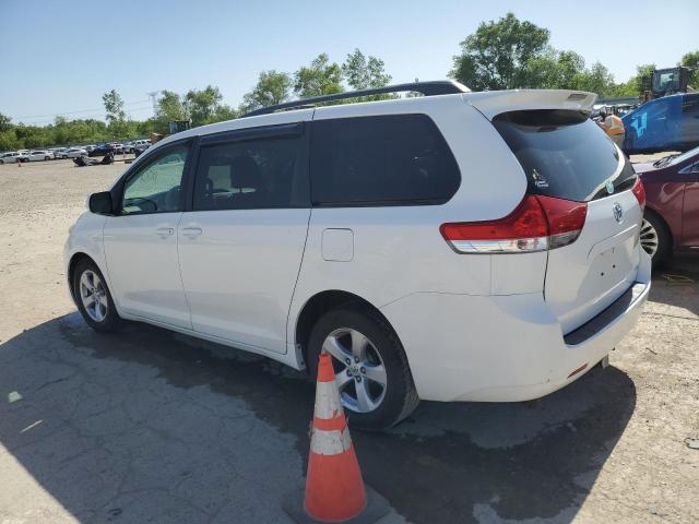 Photo 2 from auction – 2013 TOYOTA SIENNA LE with VIN 5TDKK3DC2DS296506