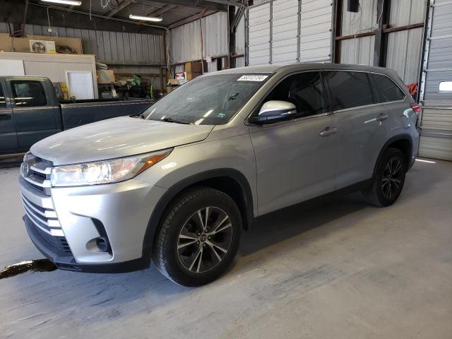 TOYOTA HIGHLANDER 2019 with VIN 5TDZARFH4KS043942 - Photo from auction