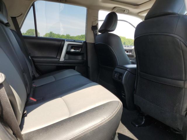 Photo 10 from auction – 2018 TOYOTA 4RUNNER SR with VIN JTEBU5JR9J5541880