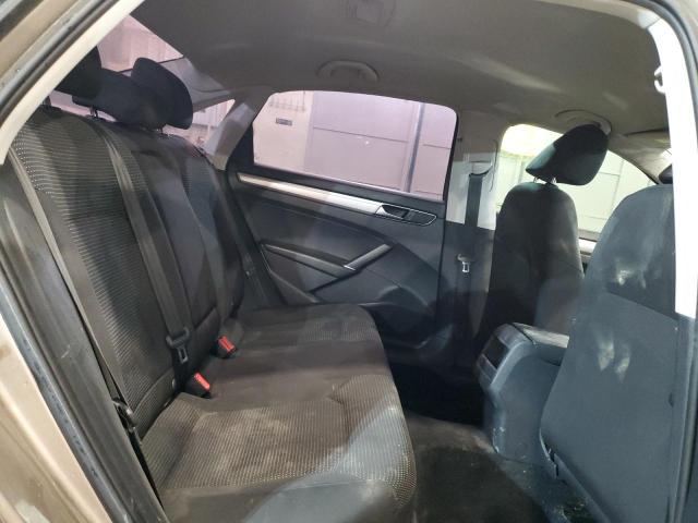 Photo 10 from auction – 2016 VOLKSWAGEN PASSAT S with VIN 1VWAT7A3XGC014779