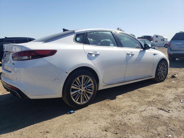 Photo 3 from auction – 2017 KIA OPTIMA SXL with VIN 5XXGV4L22HG166311