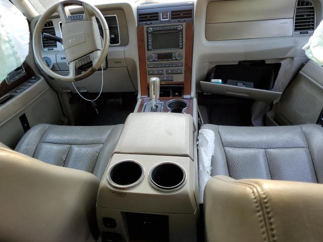 Photo 8 from auction – 2012 LINCOLN NAVIGATOR with VIN 5LMJJ3J54CEL00864