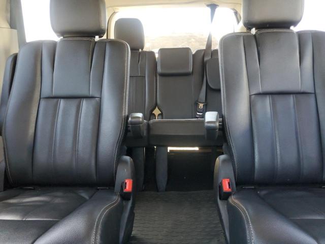 Photo 10 from auction – 2016 CHRYSLER TOWN & COU with VIN 2C4RC1AG0GR111826