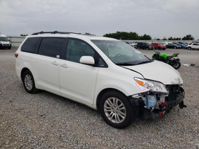 Photo 4 from auction – 2017 TOYOTA SIENNA XLE with VIN 5TDYZ3DC6HS861996
