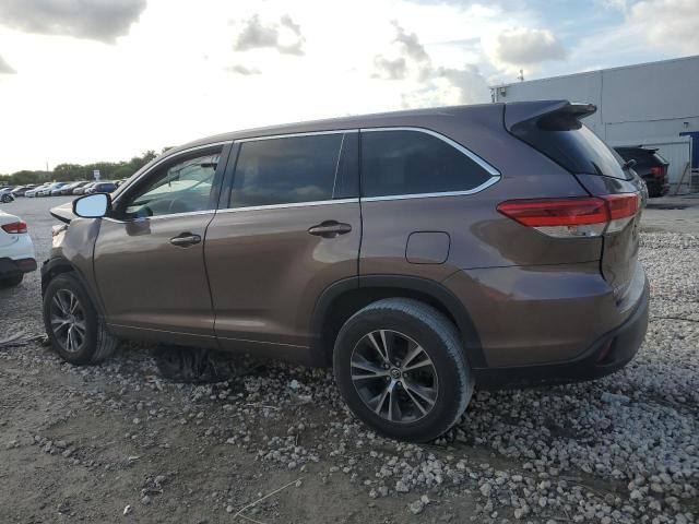 Photo 2 from auction – 2018 TOYOTA HIGHLANDER with VIN 5TDZZRFH7JS260697