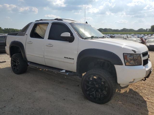 Фото 4 с аукциона – 2011 CHEVROLET AVALANCHE с VIN 3GNTKFE34BG110732