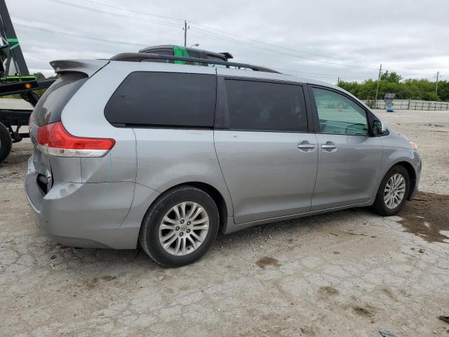 Photo 3 from auction – 2013 TOYOTA SIENNA XLE with VIN 5TDYK3DC2DS329448
