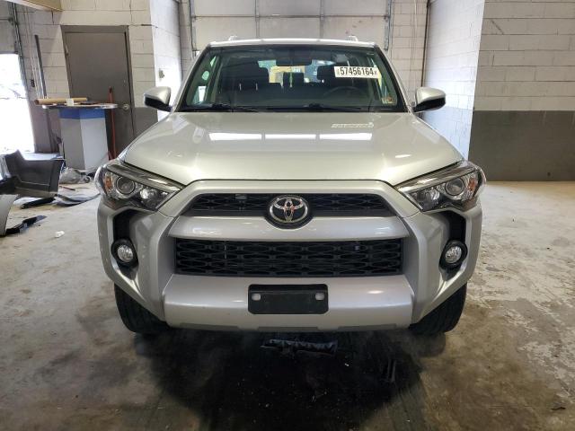 Photo 5 from auction – 2018 TOYOTA 4RUNNER SR with VIN JTEBU5JR7J5577440