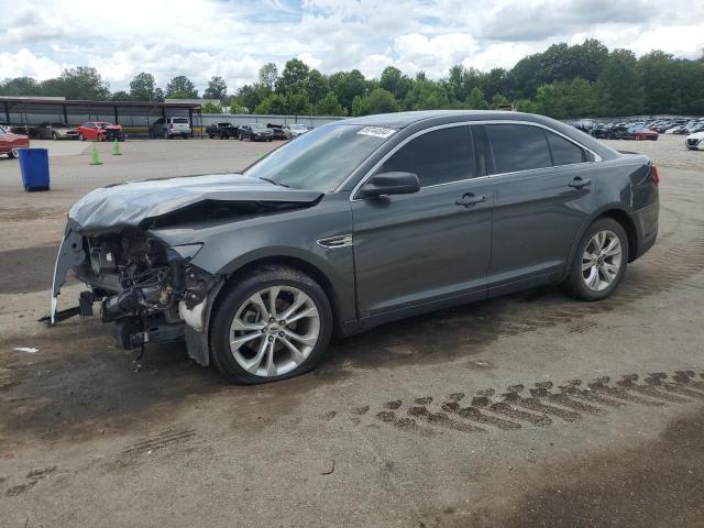 FORD TAURUS SE 2018 with VIN 1FAHP2D80JG135942 - Photo from auction