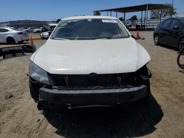 Photo 5 from auction – 2015 VOLKSWAGEN PASSAT S with VIN 1VWAT7A38FC068855
