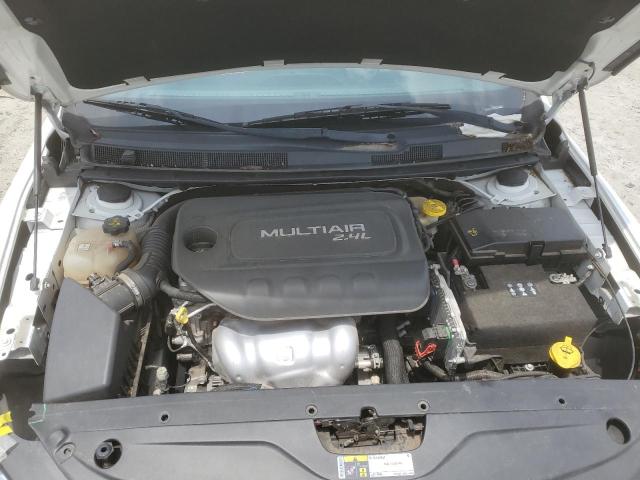 Photo 11 from auction – 2015 CHRYSLER 200 LIMITE with VIN 1C3CCCAB3FN662340