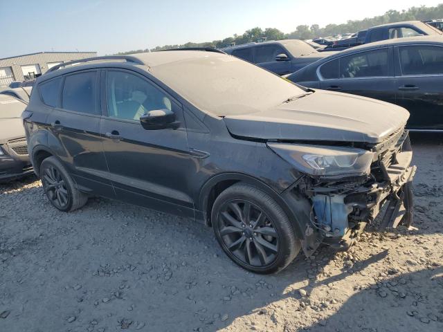 Photo 4 from auction – 2017 FORD ESCAPE SE with VIN 1FMCU0GD0HUC10656