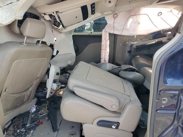 Photo 11 from auction – 2014 CHRYSLER TOWN & COU with VIN 2C4RC1CGXER417992