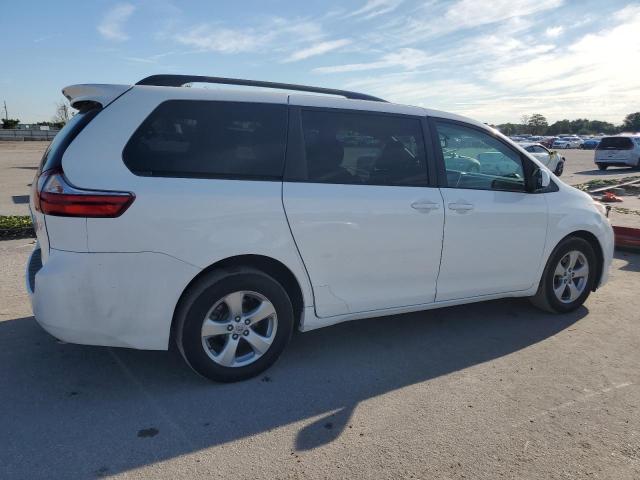 Photo 3 from auction – 2015 TOYOTA SIENNA LE with VIN 5TDKK3DC8FS529758