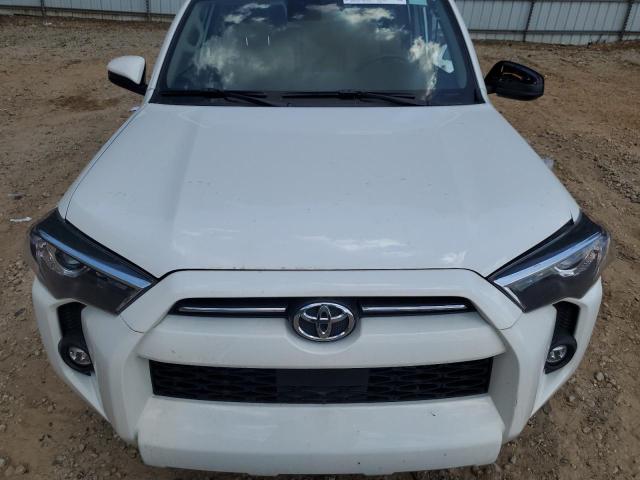 Photo 11 from auction – 2023 TOYOTA 4RUNNER SR with VIN JTEEU5JR4P5300637
