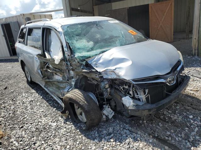 Photo 4 from auction – 2018 TOYOTA SIENNA LE with VIN 5TDKZ3DC6JS934361