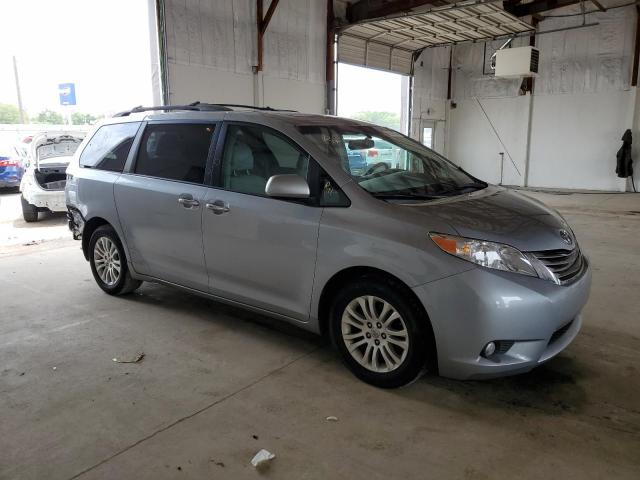 Photo 4 from auction – 2015 TOYOTA SIENNA XLE with VIN 5TDYK3DC4FS539231