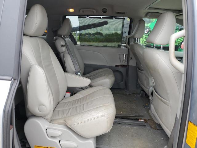 Photo 11 from auction – 2013 TOYOTA SIENNA XLE with VIN 5TDYK3DC2DS329448