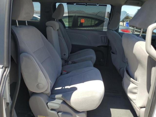 Photo 11 from auction – 2015 TOYOTA SIENNA LE with VIN 5TDKK3DC8FS575638