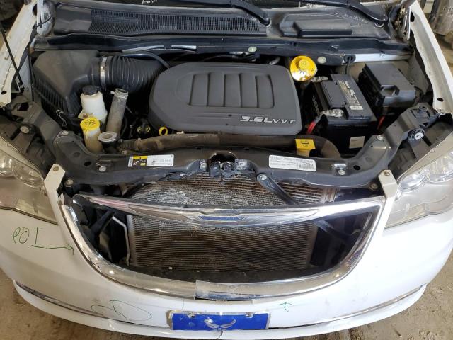 Photo 12 from auction – 2016 CHRYSLER TOWN & COU with VIN 2C4RC1BG4GR198130